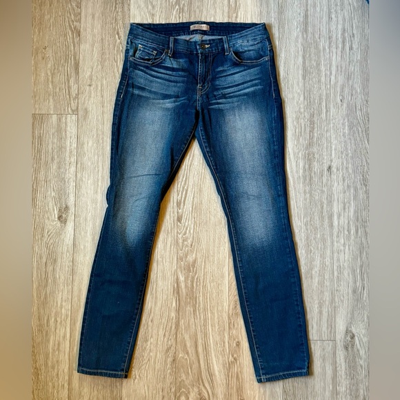 Size 30 Guess slim jeans - Picture 2 of 5